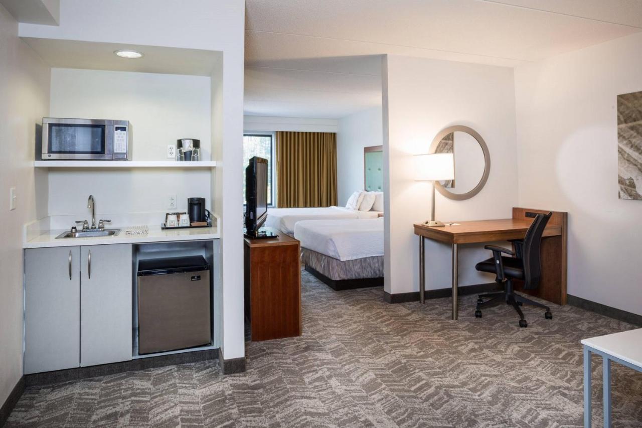 Springhill Suites Hampton Exterior photo