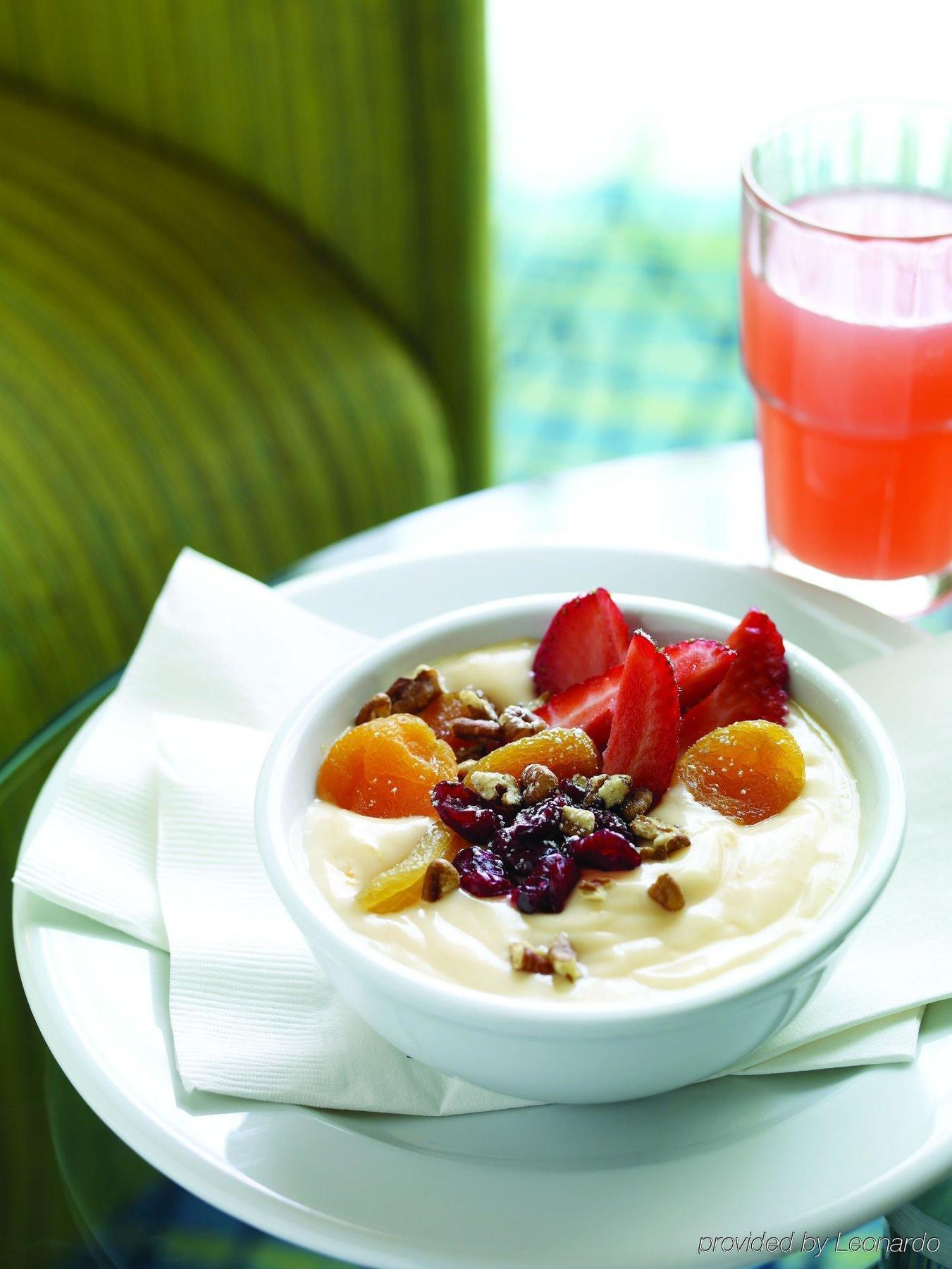 Springhill Suites Hampton Restaurant photo