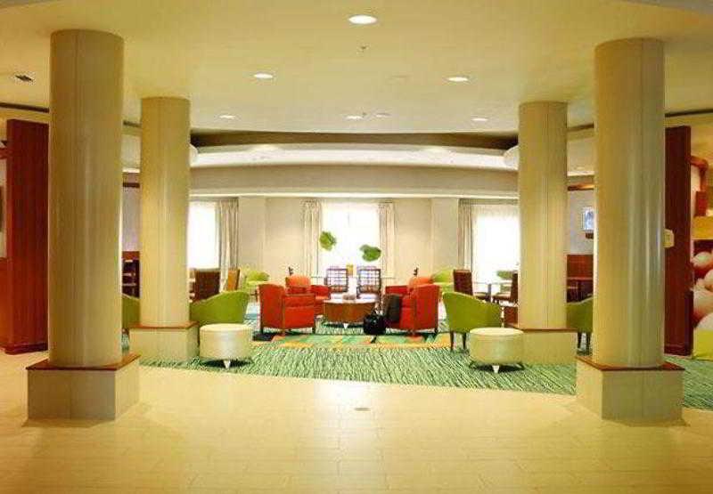 Springhill Suites Hampton Interior photo
