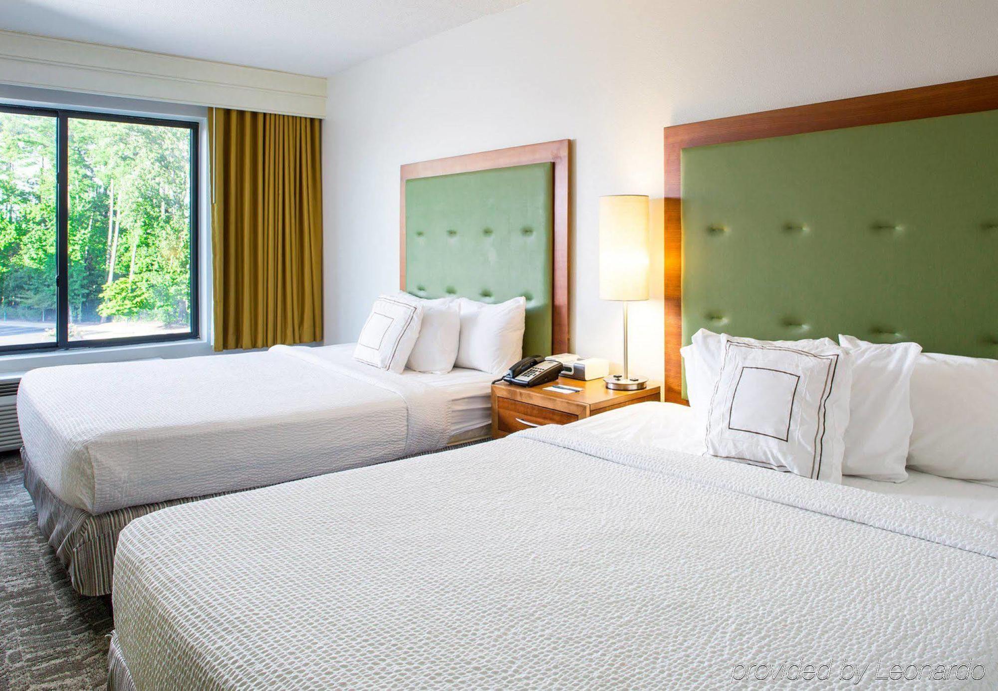 Springhill Suites Hampton Exterior photo