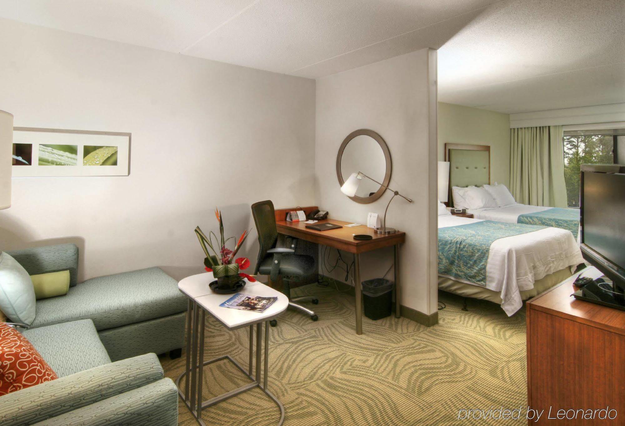 Springhill Suites Hampton Exterior photo