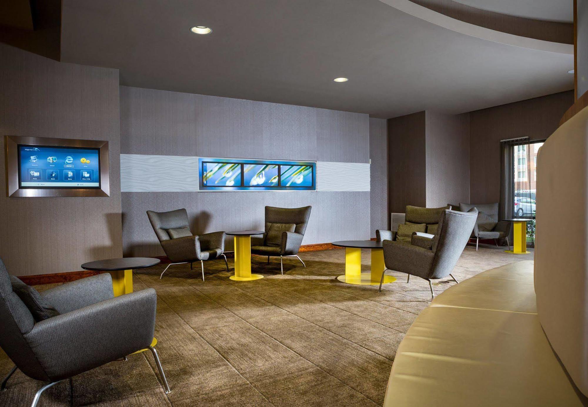 Springhill Suites Hampton Exterior photo