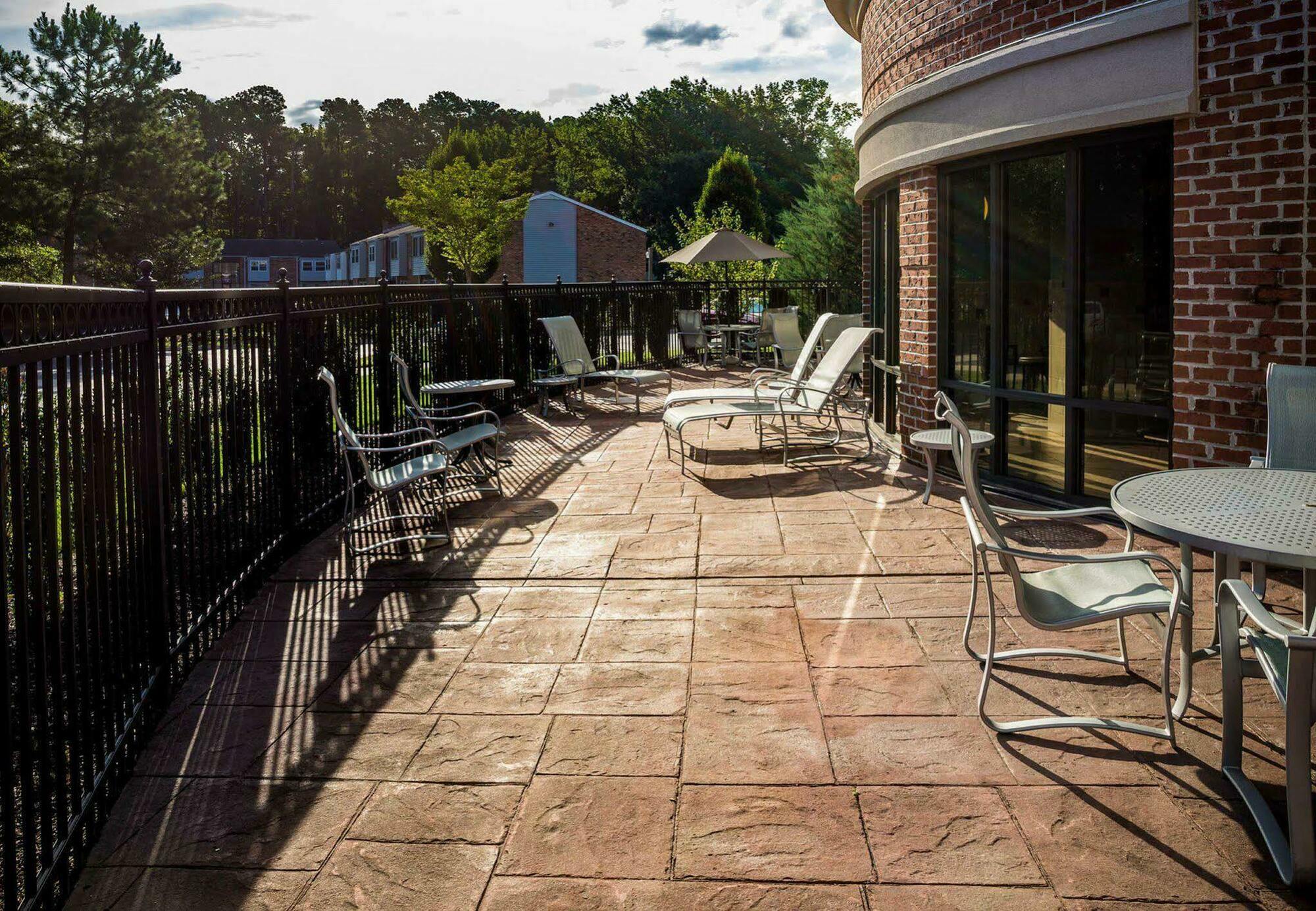 Springhill Suites Hampton Exterior photo